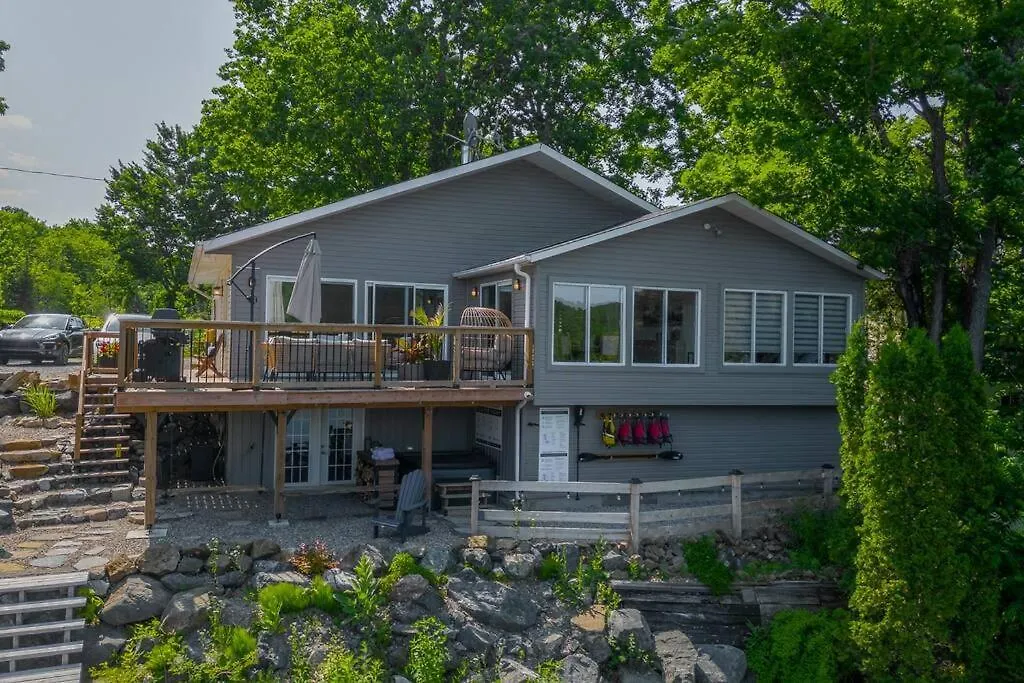 Twin Lake Retreat - Hot Tub & Private Beach L'Ange Gardien  Canada