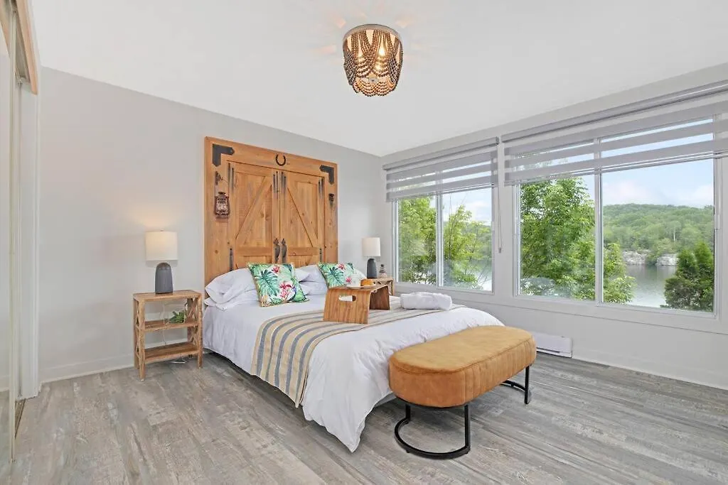 Twin Lake Retreat - Hot Tub & Private Beach L'Ange Gardien  0*, L'Ange Gardien (Outaouais) Canada