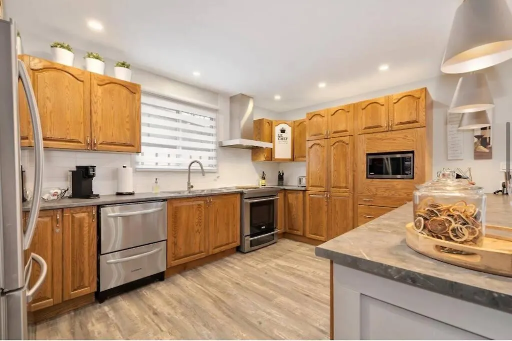 Twin Lake Retreat - Hot Tub & Private Beach L'Ange Gardien  0*, L'Ange Gardien (Outaouais) Canada